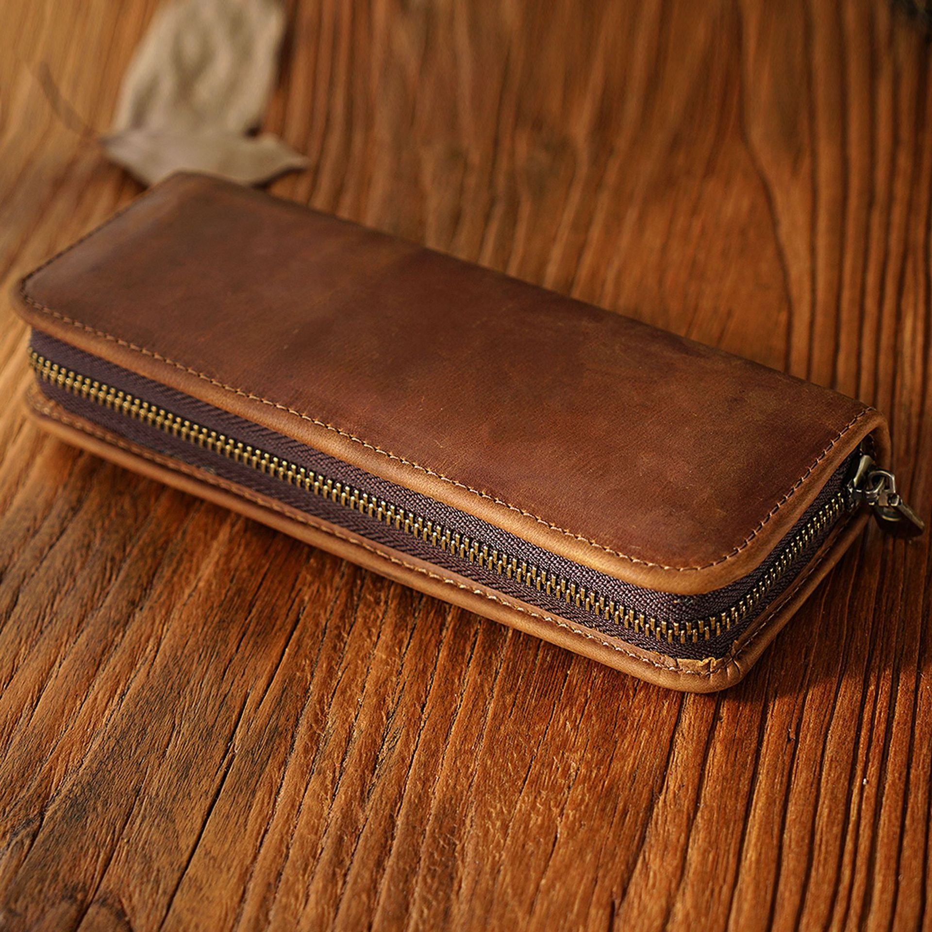 Wholesale First Layer Cowhide Retro Square Men's Zipper Pencil Case